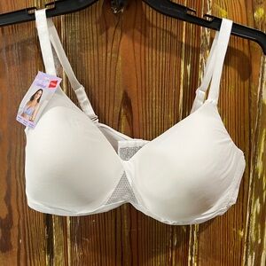 Hanes White Oh So Light Comfort Bra with Adjustable Straps